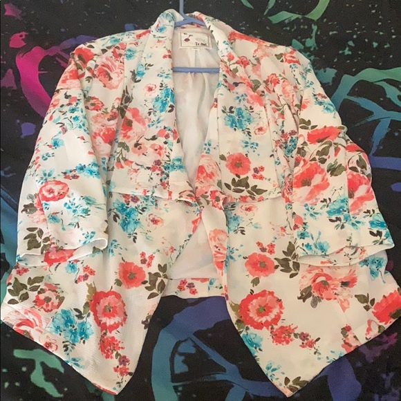 Floral jacket - Picture 1 of 2